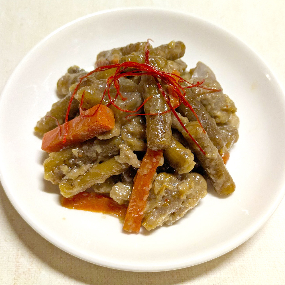 十和田美人ごぼうと生芋こんにゃくの煮物