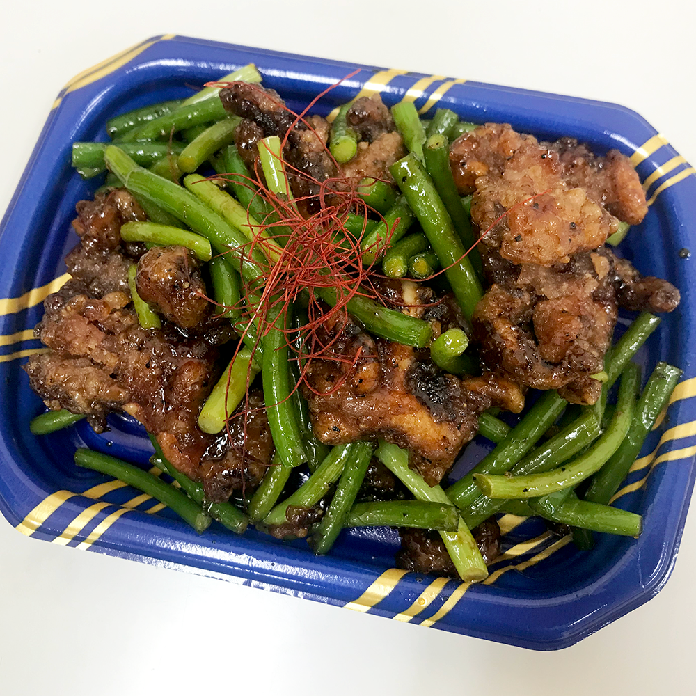 イカゲソとにんにくの芽の黒胡椒あえ