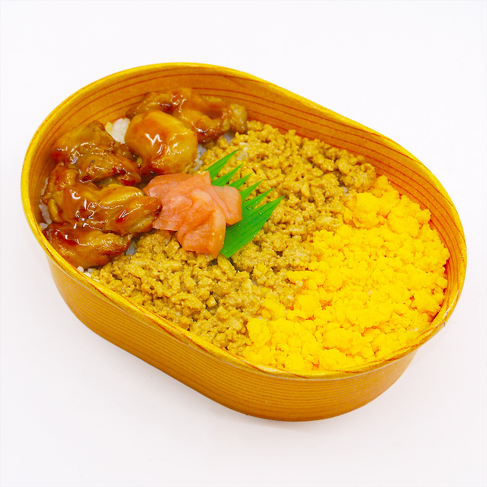 焦がし醤油仕立ての鶏そぼろごはん
