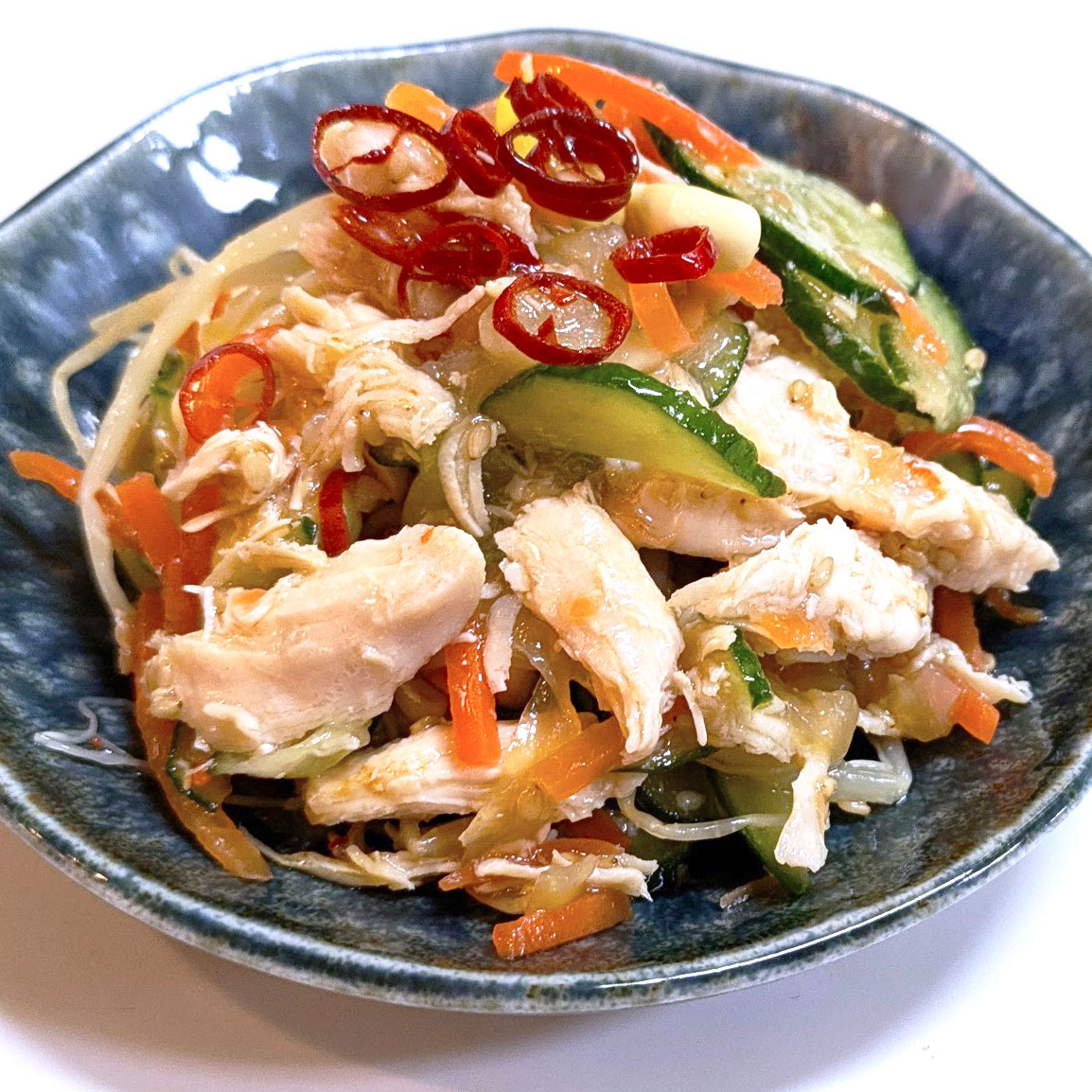 ごま油香る蒸し鶏中華クラゲ