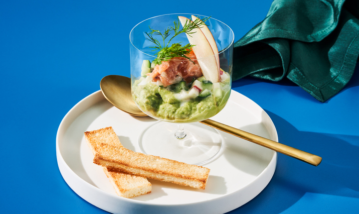 なめらかアボカドとサーモンタルタルの冷菜